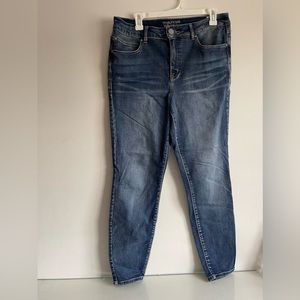 Maurice’s everflex high rise dark wash denim jeans. Size 14.